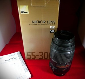 Nikon Nikkor 55mm to 300mm lens AF-S f/4.5-5.6G ED VR Very Good Condition