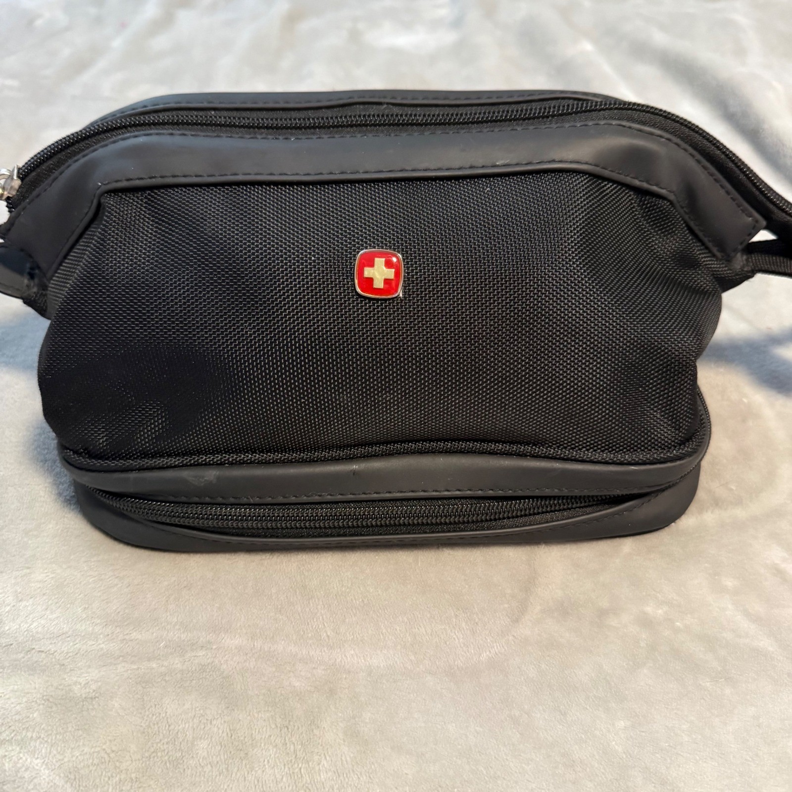 Swiss Gear Black Travel Toiletry Organizer Zip Case Dopp Kit