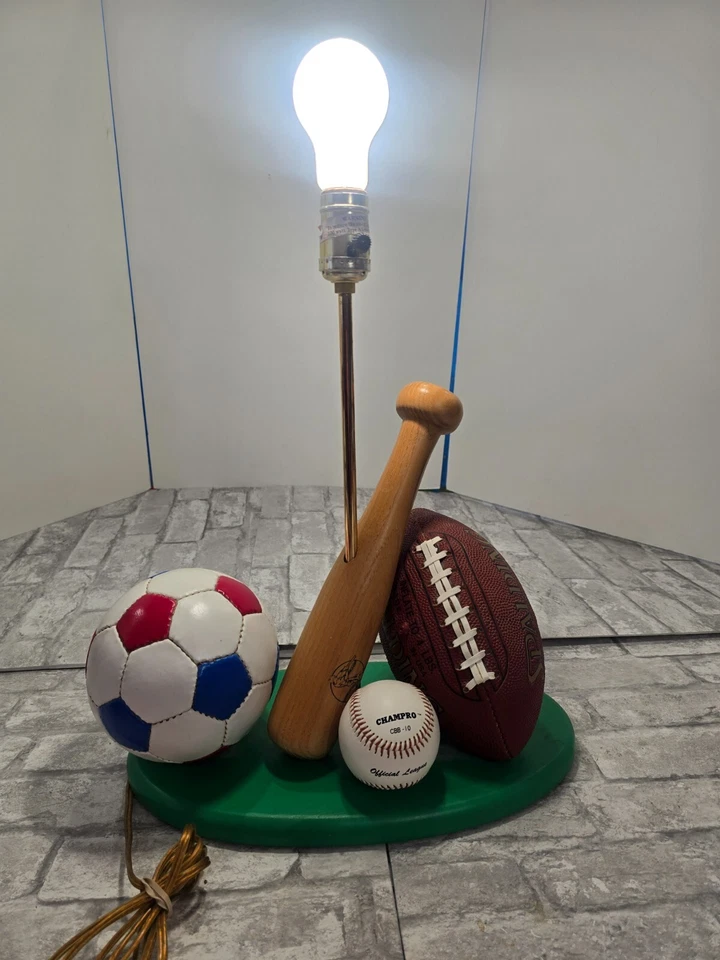 运动棒球棒足球足球斯伯丁儿童运动主题台灯 — 第 2/4 张图片