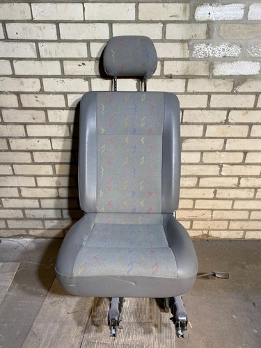 Sitz VW T5 komplett 7HO881303E  1 Reihe aussen rechts