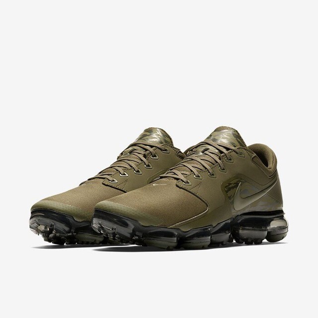khaki vapormax