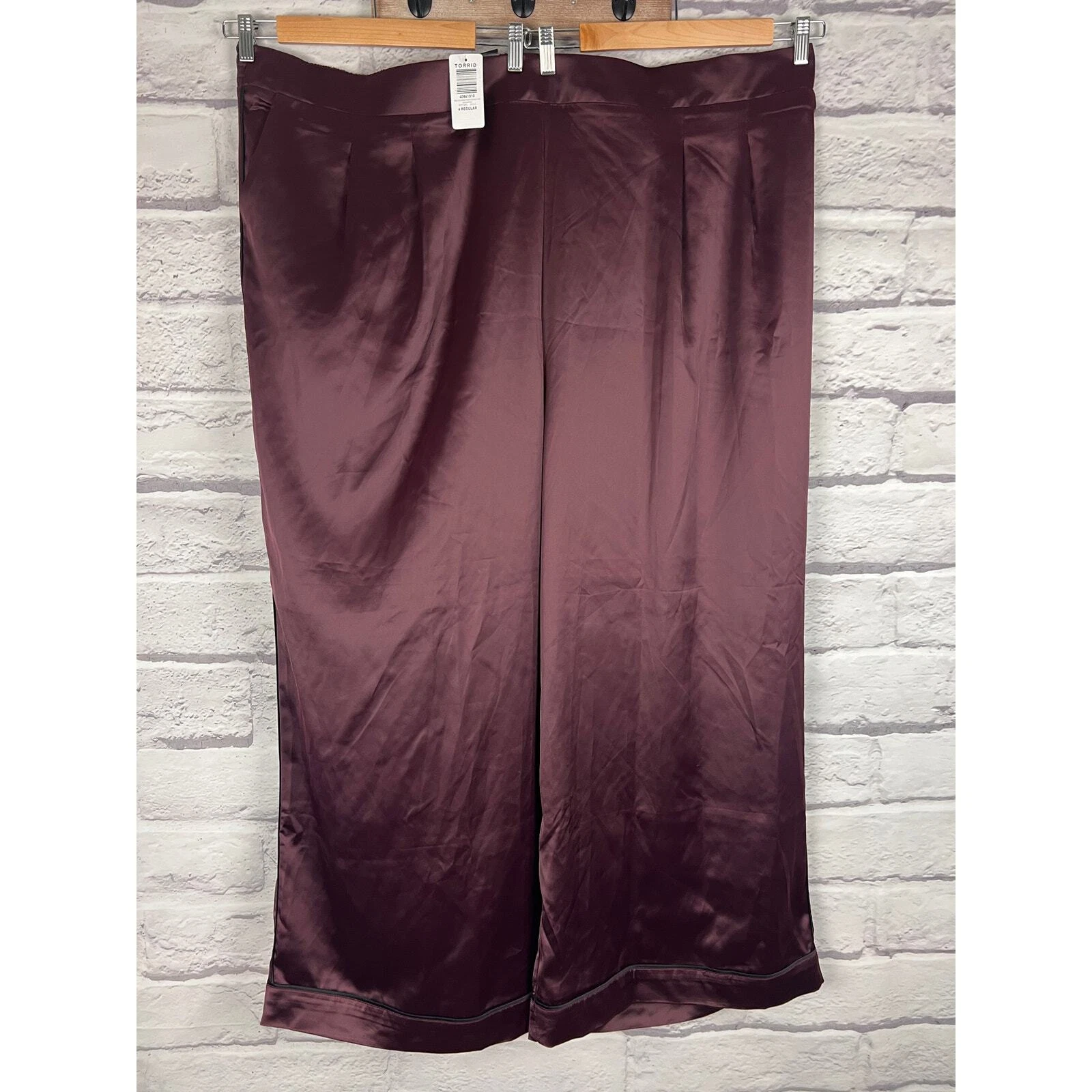 VETEMENTS Pantaloni donna Torrid 6X (6) Sassafras gamba larga raso striato vita alta nuovi con etichette