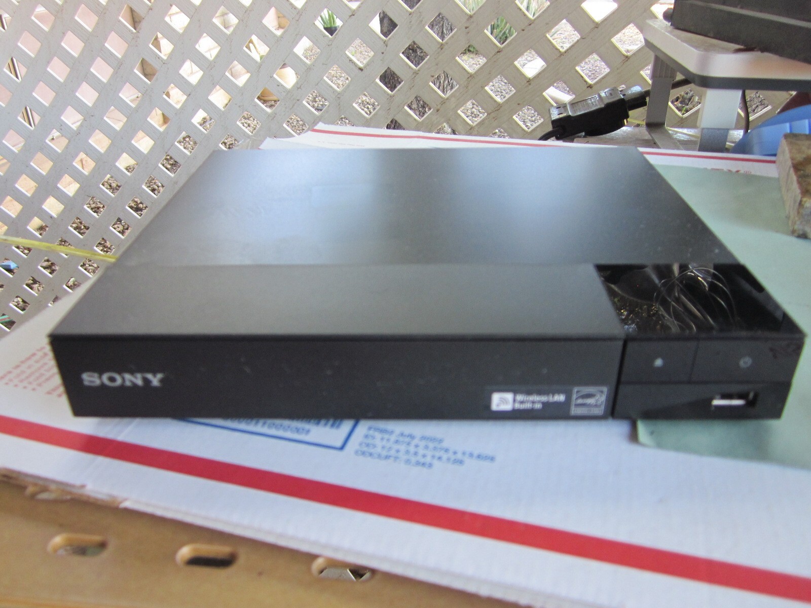 Sony BDPBX370 BluRay / DVD Player Full HD 1080p Built