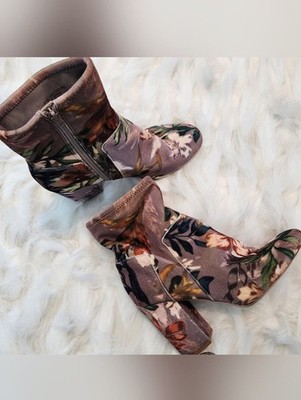 Nine West Floral Velvet Ankle Boots - Mauve Green Pink Floral Size 9