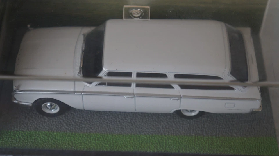 JAMES BOND Modellauto Collection FORD aus Liebesgrüße aus Moskau - Bild 2 von 4