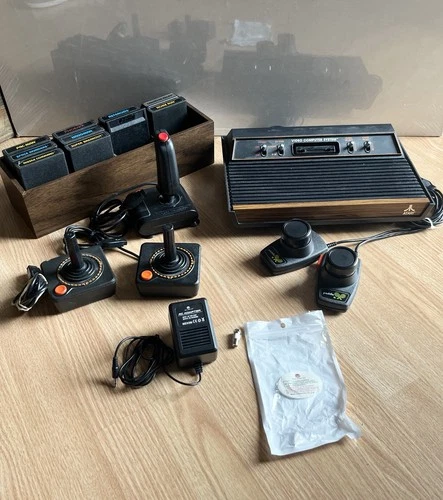 Vintage ATARI 2600 Console, Controllers & 10 Games. Tested & Working. Read/Info.