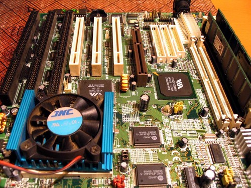 MAIN BOARD Socket 7 Lucky Star 5MVP3 + 128 MB RAM + AMD K6 300, + VGA S3 16 MB