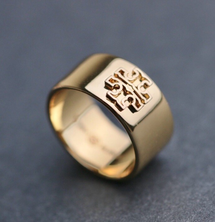 【TORY BURCH】高見え リング☆ BRITTEN RING ☆ ヴィンテージ風 TORY BURCH】高見え リング☆ BRITTEN RING ☆ ヴィンテージ風