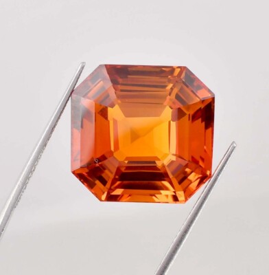 17 x 16 mm Flawless 28.50 Ct 100% Natural Golden Yellow Sapphire Git Certified