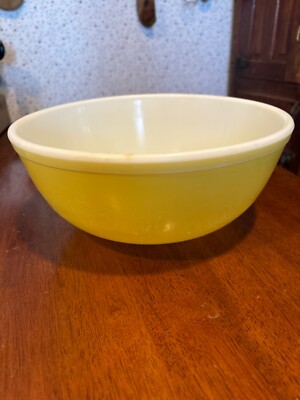 Vintage PYREX YELLOW Mixing Bowl Large Mixing Bowl #404 4QT LARGE