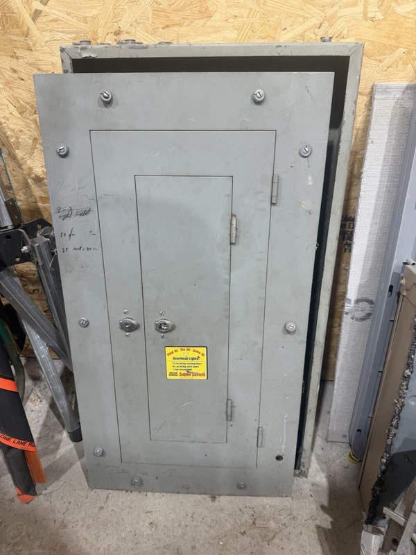 Penn Electrical Co 200A Phase 3W 125/250 Volts Panelboard Outdoor Door B248786
