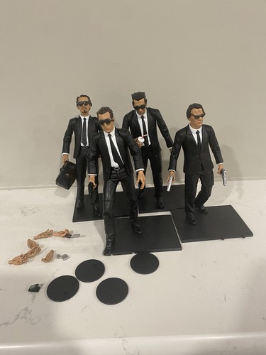 Mezco Reservoir Dogs Action Figures Set of 4 Mr. Blonde Orange White Pink