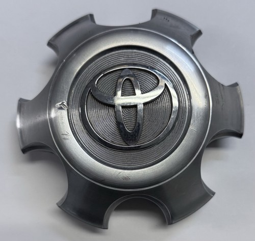 1995-2002 Toyota Tacoma 4Runner Center Cap (1) | 4260304030 | OE