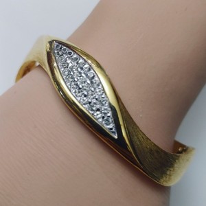 Authentic 18K Gold Plated Diamond Accent Vintage Hinged Cuff Bracelet Four Seasons Jewelry