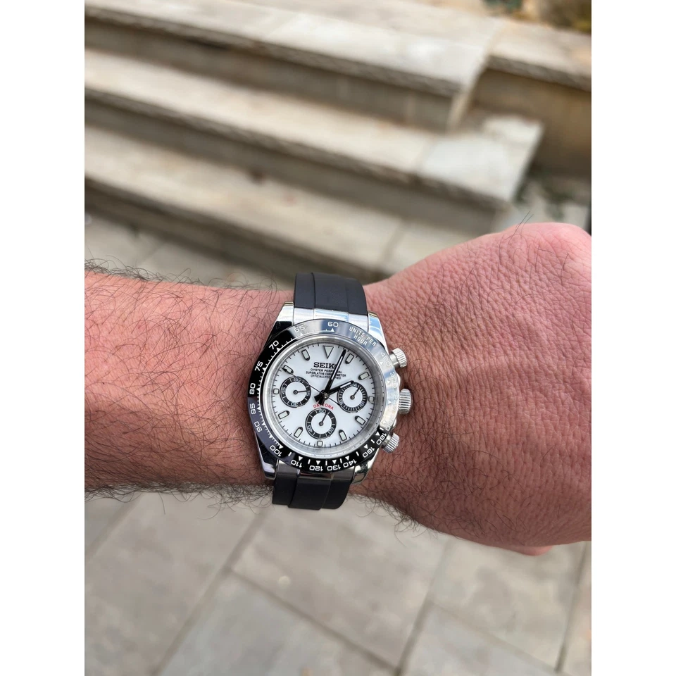 Seiko VK63 Chronograph Mod 40mm Panda White Dial Tachymeter Rubber Strap UNWORN - Image 2 of 4