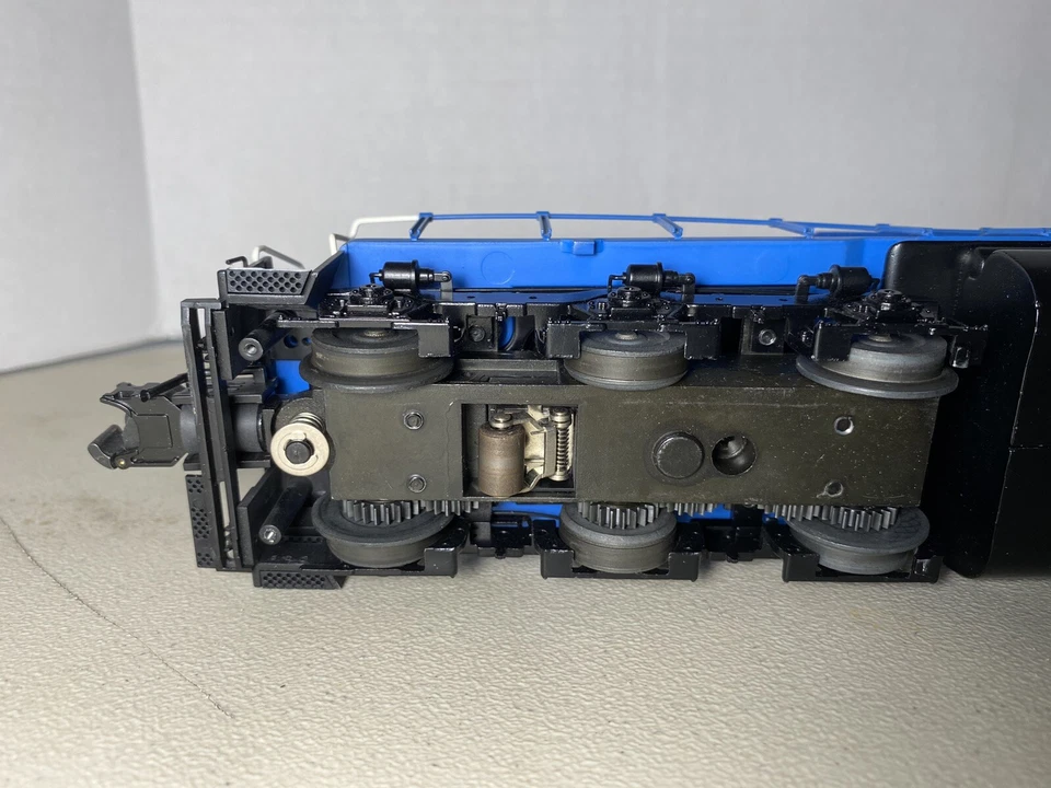 Atlas SD-35 Diesel Locomotive #6804-1 Conrail #6002 Used. Our # U1059 - Image 4 of 4