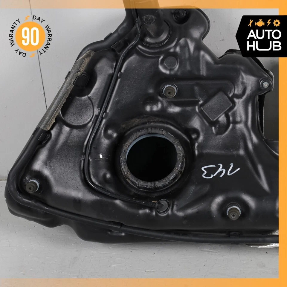 04-07 Mercedes W203 C55 AMG CLK500 CLK350 Conjunto de depósito de combustible de gasolina OEM Foto 3 de 4