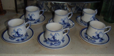 6er SET ANTIKE DELFT-DEMITASSE-TASSEN & UNTERTASSEN von E H HANDBEMALT FEIN SELTENER