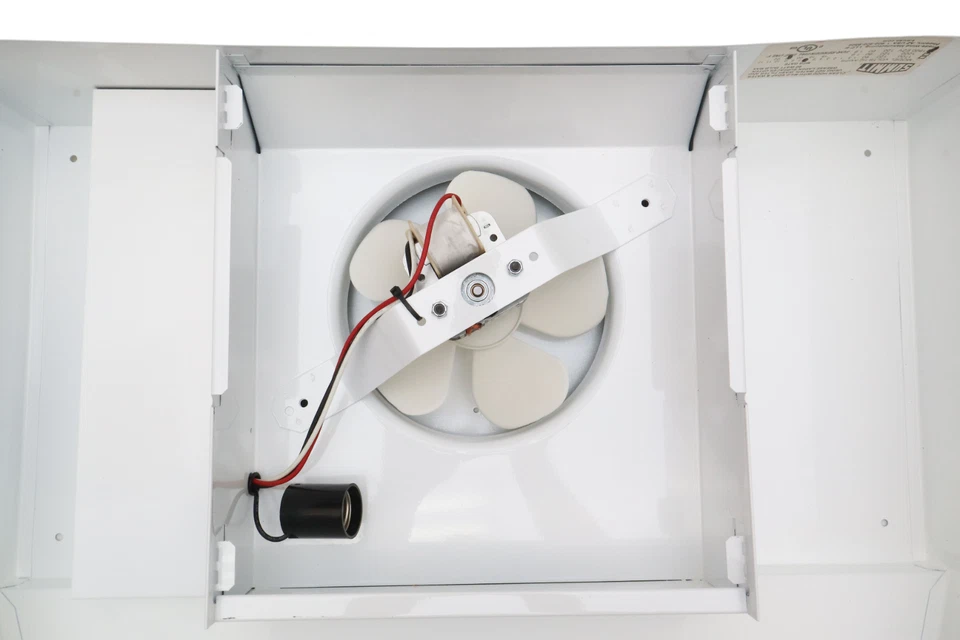 Summit 24" White Under Cabinet  Hood Model: ADAH1624W ADA 1600 3x10 Damper - Image 3 of 4