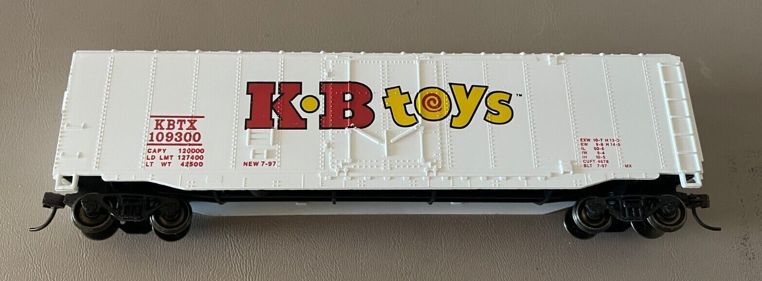 Vintage Bachmann KB Toys KB Toys White Boxcar Train Box Car HO Scale L