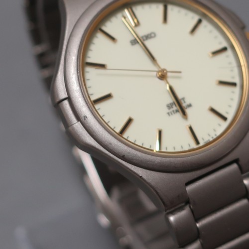 Reloj de cuarzo Seiko Spirit titanio 7N01-7100 esfera luminosa 35 mm - Imagen 21 de 23
