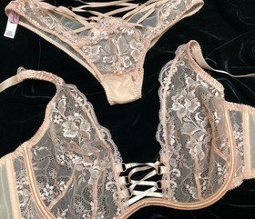 Agent Provocateur 34E bra & briefs peach lace corset laced ESSIE set 🍑