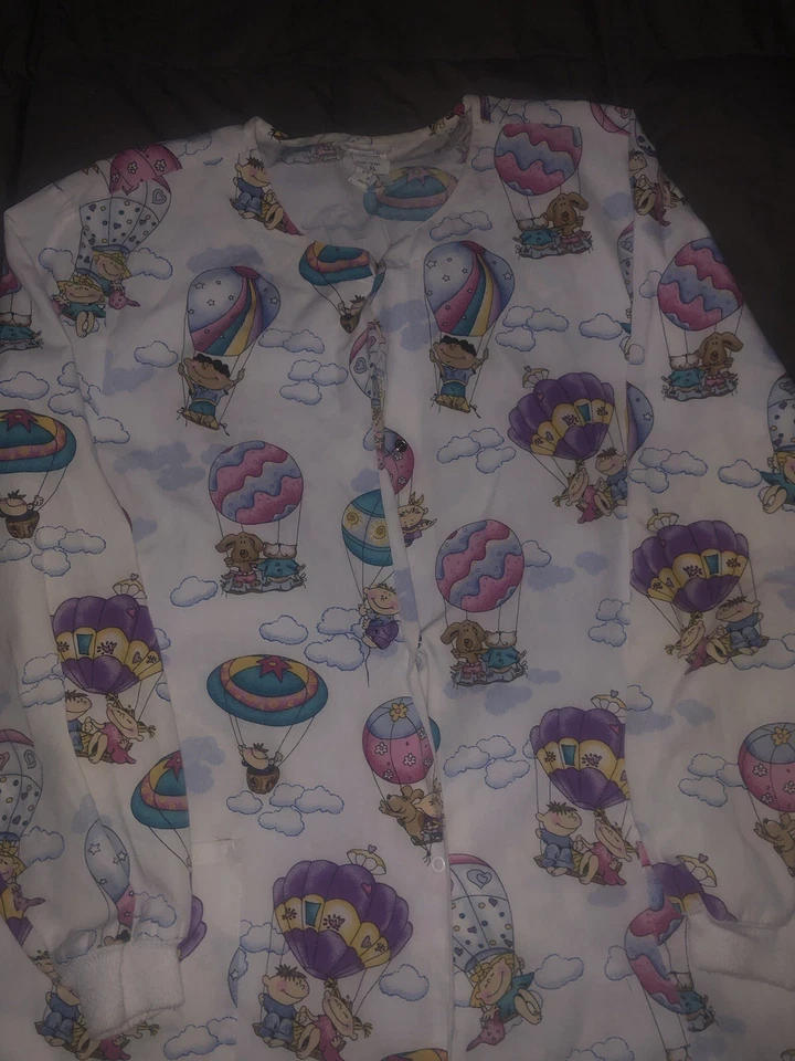 Blusa Médica Para Mujer (XL) Manga Larga Patrón de Dibujos Animados Abotonada (Blanco) Foto 3 de 4