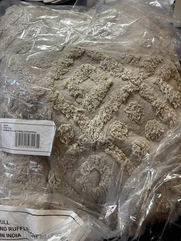 Beatrice Home Fashions Channel Chenille Bedspread Taupe Full - Image 2 of 2