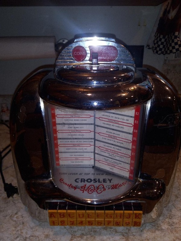 Vintage CROSLEY Collector's Edition CR9 "Chrome" Diners Jukebox AM/FM Radio