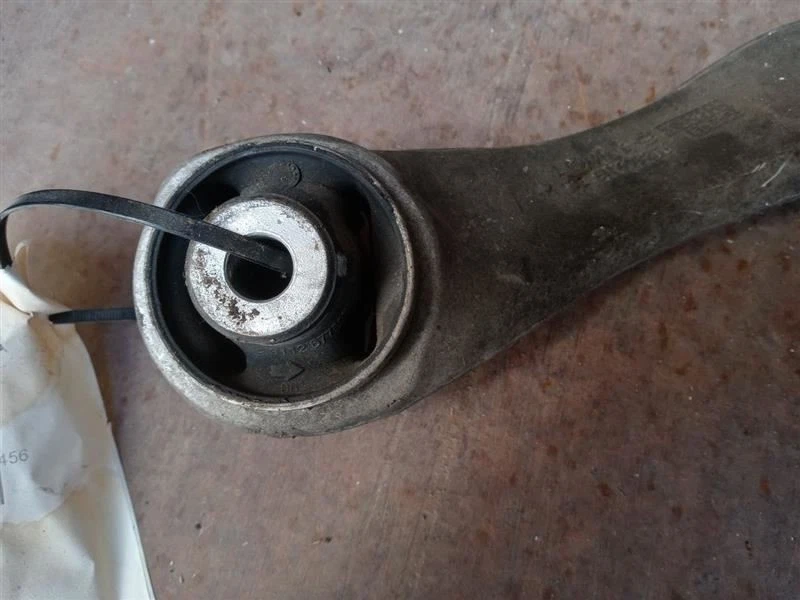 BMW 550i F10 2011 conductor delantero izquierdo brazo de control inferior OEM usado 6082T6 Foto 3 de 4