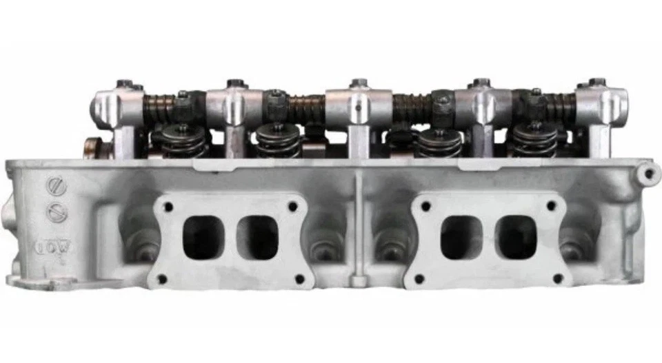 Culata Nissan 2.4 SOHC Z24 Cast# 10W 720 Pickup Pathfinder D21 1983-1988 Foto 3 de 4
