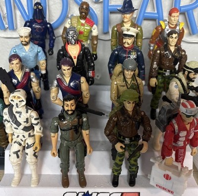 16-Figure Action Figure Display Stand   Fits 3.75  Scale Figures   Tiered Shelf