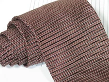 Giorgio Armani Collezioni Tie Maroon Geometric Weave Silk Italy 56 x 3 3/4