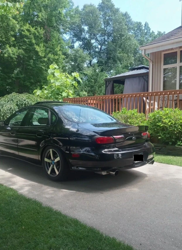 Ford Taurus 1996-1999 labio Foto 2 de 3