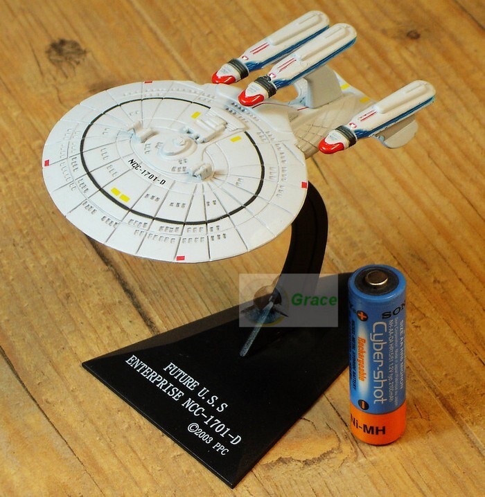 Furuta Star Trek 2 Future USS Enterprise NCC-1701-D Spaceship