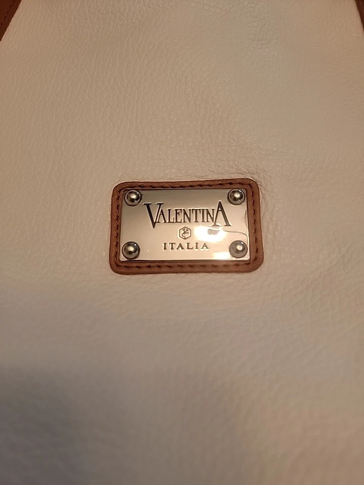 BOLSO DE HOMBRO VALENTINA OFF WHITE & BROWN RIBETE, CUERO GRANULADO, BOLSO, TOTE Foto 2 de 4