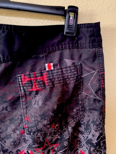 VINTAGE MEN'S HURLEY Surfing Flames And Iron Cross BOARD SHORTS - SIZE 33 USA - Picture 7 of 10