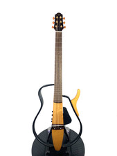 Guitare électrique silencieuse YAMAHA SLG-110S style classique utilisée du JAPON