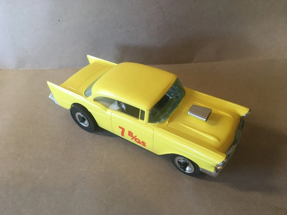Carro de corrida estilo testador Wen Mac amarelo a gás Tether Cox - Imagem 3 de 4