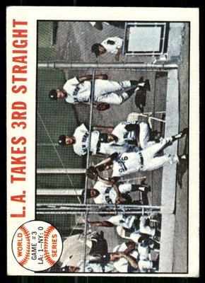 1964 Topps #138 World Series Game #3 - L.A. Takes 3rd Straight