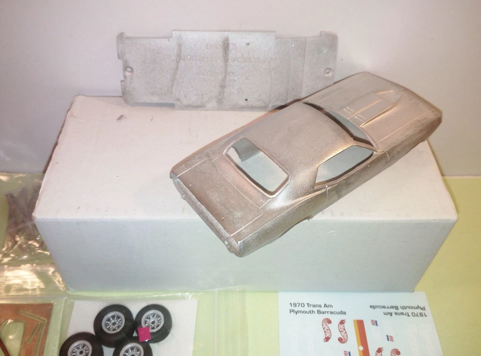 1-43 Plymouth Barracuda Trans-Am '70 Gurney Savage metal kit to built SMTS BO33 - Immagine 3 di 4