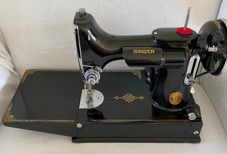 1936 Singer 221 Featherweight with Transitional Bobbin Winder EXCELLENT