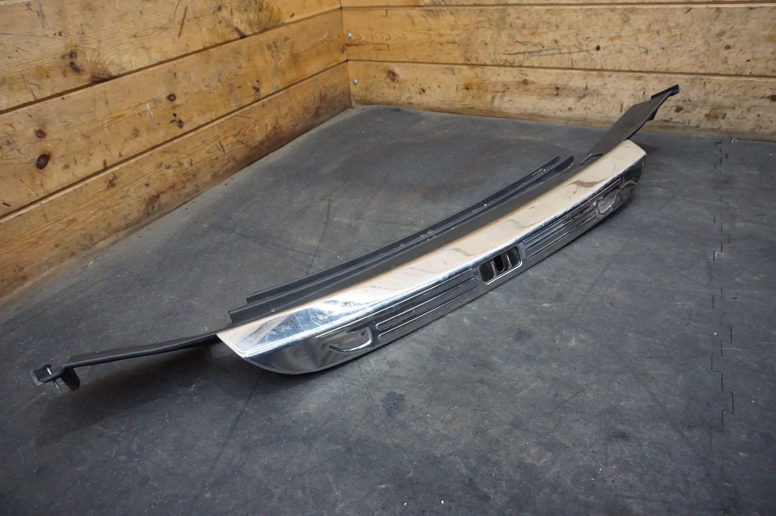 Rear Trunk Sill Lock Cover Carrier Panel 3Y0863459 Bentley Mulsanne 2010-2020