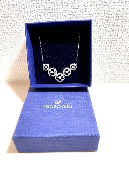 Swarovski dance flower clearance necklace