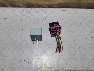 Original generic relay for Audi, VW, SEAT code: 141951253b.  [2976.24]