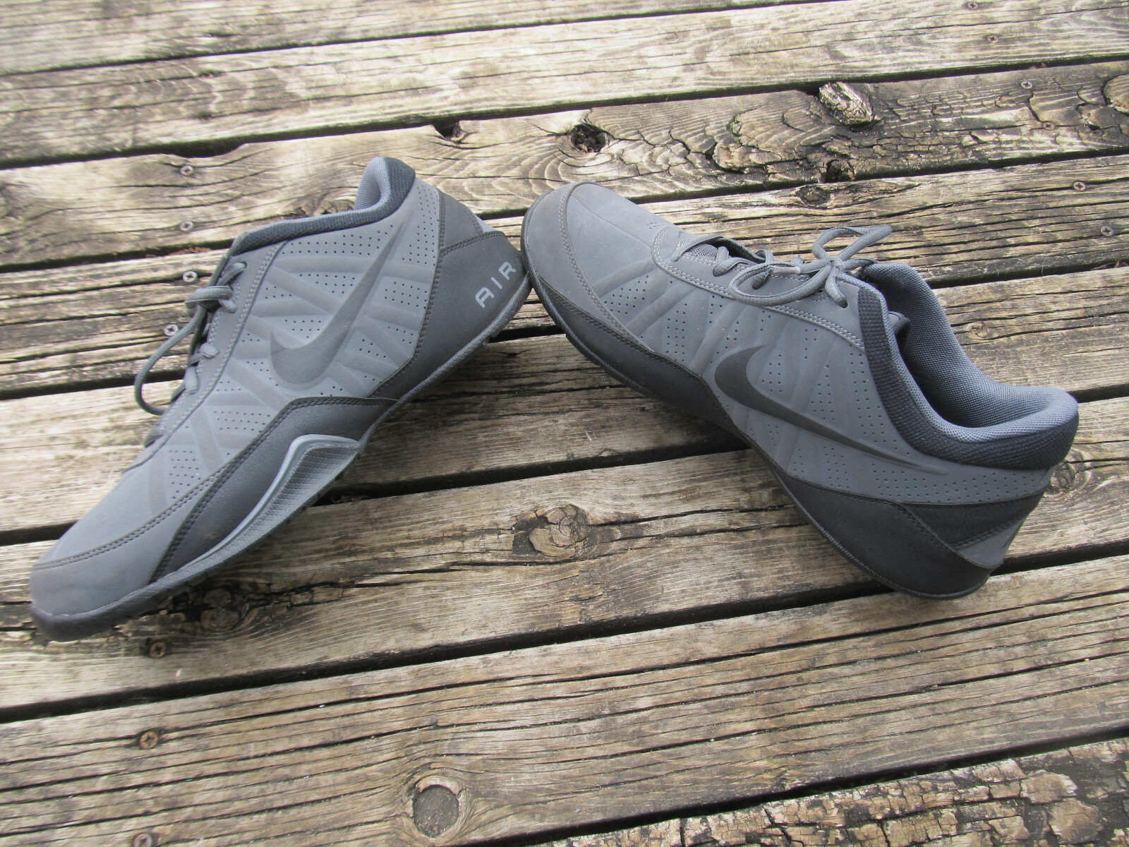 nike air ring leader low grey