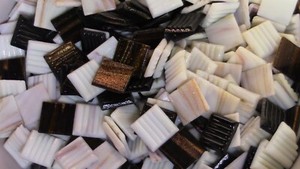 QTY ~250 CERAMIC MOSAIC CRAFT ART TILES APPROX 1"X1" GOLD AMBER RECLAIMED