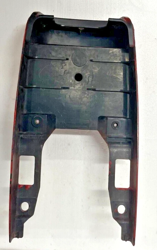 Задняя крышка сиденья 1983 Suzuki GS450E - Изображение 2 из 2