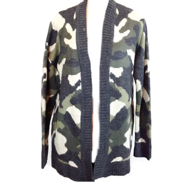 Universal thread camo clearance cardigan