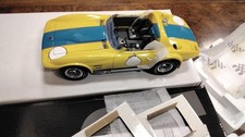Exoto 1963 Corvette Grand Sport Convertible 1:18 Yellow/Blue White Circle New